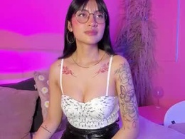 Screen Grab from minzy_charm