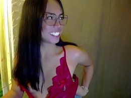 Screen Grab from miss_lharsxx