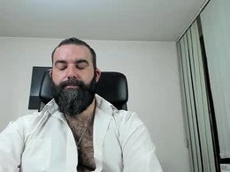Screen Grab from misterlov3r