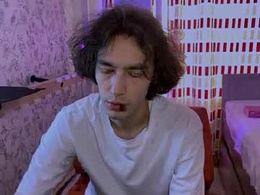 Screen Grab from mitchelkors