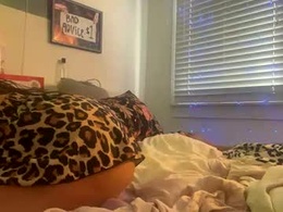 Screen Grab from molly_theslut