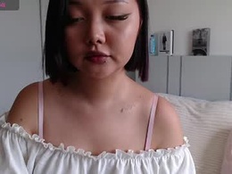 Screen Grab from momomoonxxx