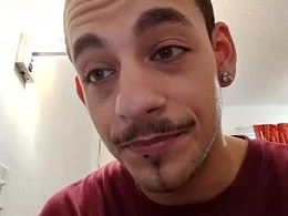 Screen Grab from momoneyr15