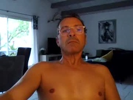Screen Grab from mondess69