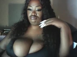 Screen Grab from moni_simone