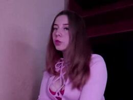 Screen Grab from moodypeachh