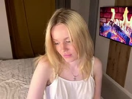 Screen Grab from moonavellle_