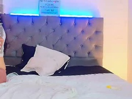 Screen Grab from moonnblue_