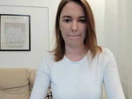 Screen Grab from moonshineee_