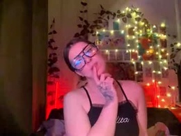 Screen Grab from moonvampiq