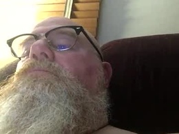 Screen Grab from myqueen76myqueen76