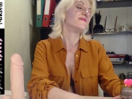 Screen Grab from nadin_slut