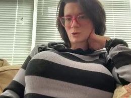 Screen Grab from naomi_reahs