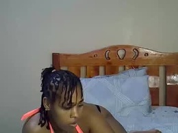 Screen Grab from naughtysophia33
