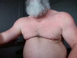 Screen Grab from nhmuscledaddy