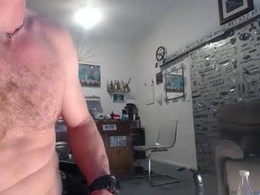 Screen Grab from niceasscammo69
