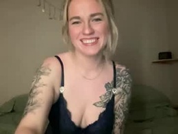 Screen Grab from nikitanoirxo