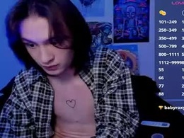 Screen Grab from noxy_doll