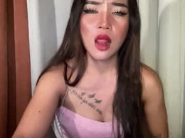 Screen Grab from oliviaxxmore69