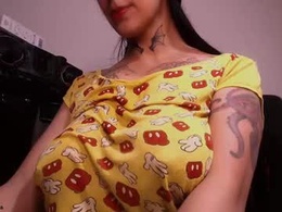 Screen Grab from oohjuanitaa