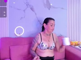 Screen Grab from pamelaross_1