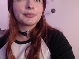 Screen Grab from peacherry_