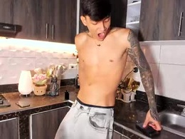Screen Grab from petite_couplehot