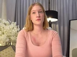 Screen Grab from petitelz