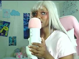 Screen Grab from pidgiepoyo