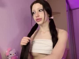 Screen Grab from pinky_lipss