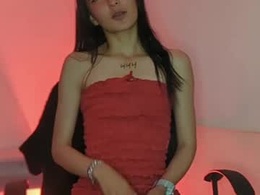 Screen Grab from pinkymooncouple