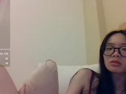 Screen Grab from poppyluvuuu
