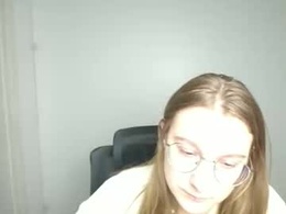 Screen Grab from queen_amelie