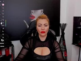 Screen Grab from queencatsnow