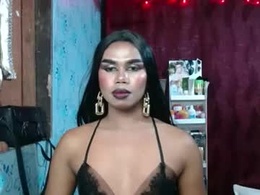 Screen Grab from queenpinayebony_xx