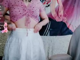 Screen Grab from redvelvetdoll