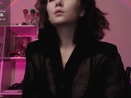 Screen Grab from robin_yours