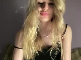 Screen Grab from rosaline_ly