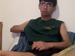 Screen Grab from rzxxsbh