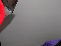 Screen Grab from scarlertt_hh