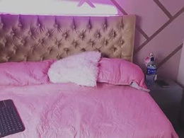 Screen Grab from scarlett_21__