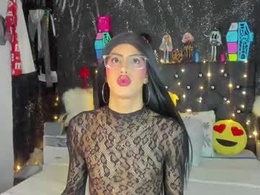 Screen Grab from scarletwhisper_