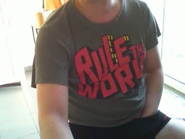 Screen Grab from seksybeest123