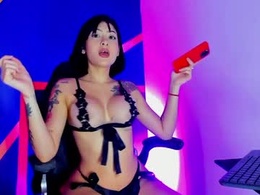 Screen Grab from shaina_quen