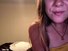 Screen Grab from shelikesrbs