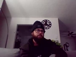Screen Grab from shortkingswing