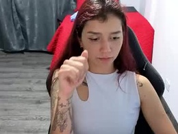Screen Grab from skinny_queen__20