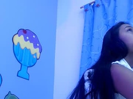 Screen Grab from skinnysexzara18