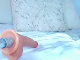 Screen Grab from sluttyysucker_