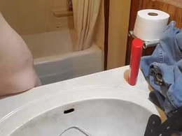 Screen Grab from sneakypeteyo1